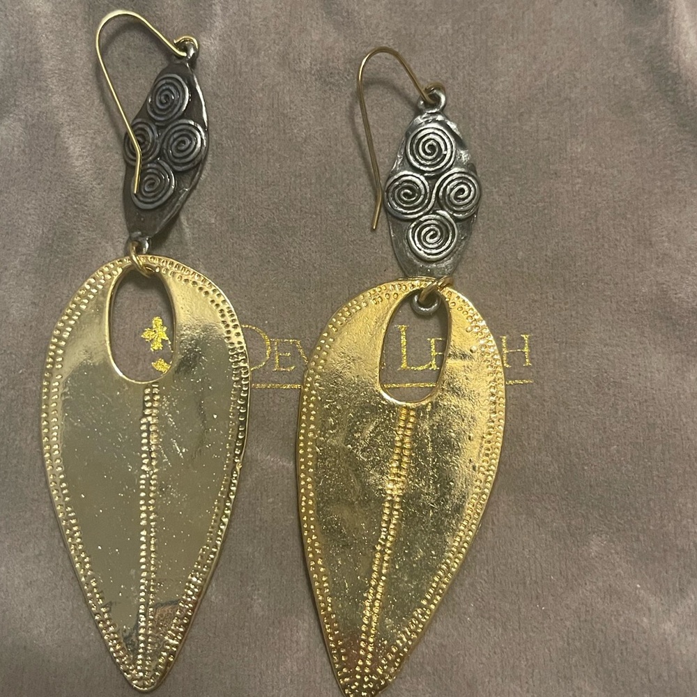 Devon Leigh Dangle Earrings